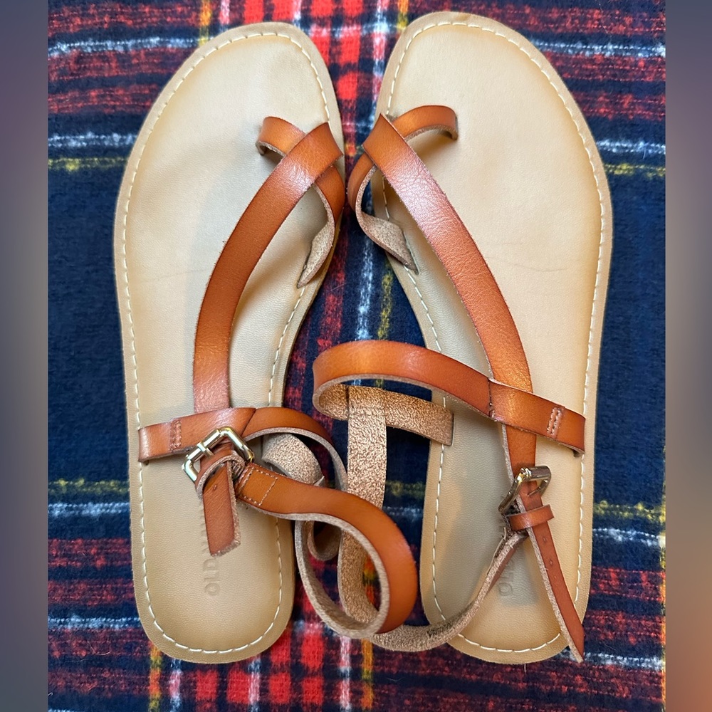Old Navy Sandals Size 8.5 Brown